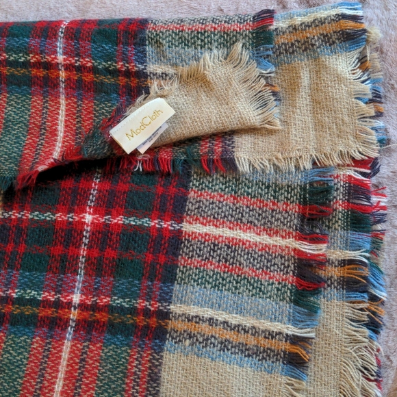 ModCloth Plaid Blanket Scarf - Picture 2 of 2
